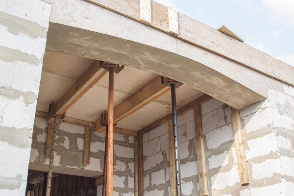 При строительства дома из газобетона важно учитывать толщину его стен