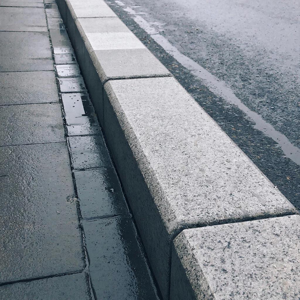 Бордюры: От Обрамления Дорожек до Архитектурных Шедевров 1 Бордюры: От Обрамления Дорожек до Архитектурных Шедевров